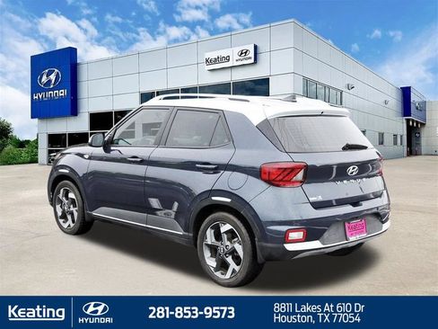 Certified 2022 Hyundai Venue Limited FWD image 7