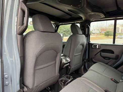 New 2026 Jeep Gladiator Sport AWD/4WD image 28