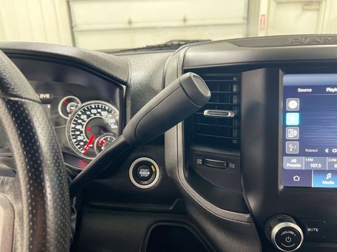 Used 2024 RAM 3500 Tradesman w/ Chrome Appearance Group AWD/4WD image 17