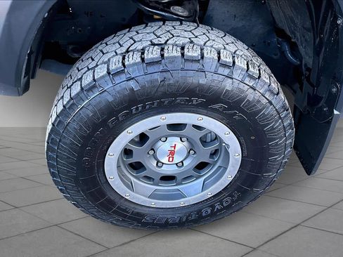 Used 2023 Toyota Tacoma TRD Off-Road image 11