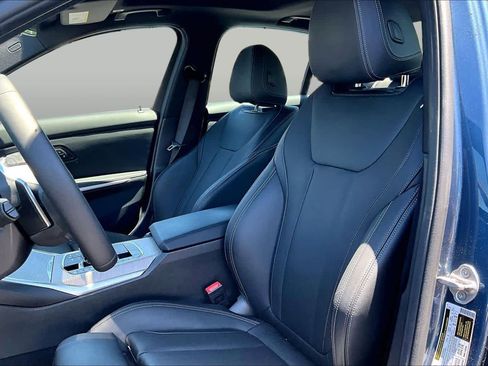 Certified 2025 BMW 330i Sedan RWD image 7