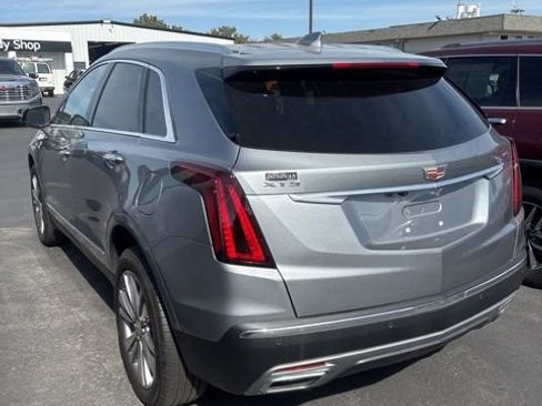 Used 2025 Cadillac XT5 Premium Luxury FWD image 3