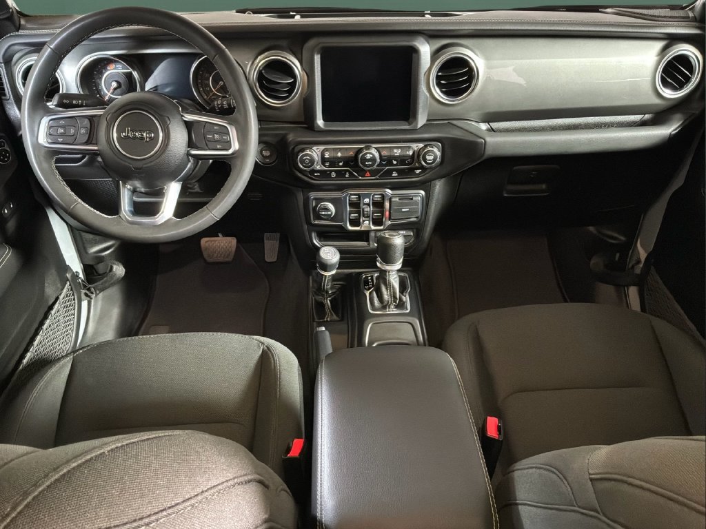 Used 2023 Jeep Wrangler Unlimited Sahara w/ Cold Weather Group AWD/4WD image 28