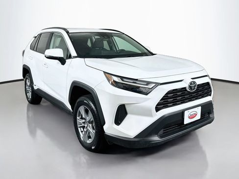 Used 2025 Toyota RAV4 XLE w/ Convenience Package AWD/4WD image 3
