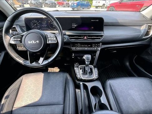 Used 2024 Kia Seltos EX FWD image 14