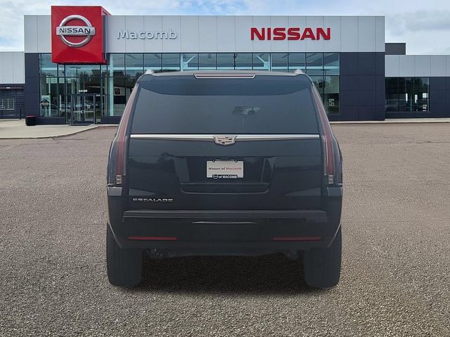 Used 2018 Cadillac Escalade Luxury AWD/4WD image 6
