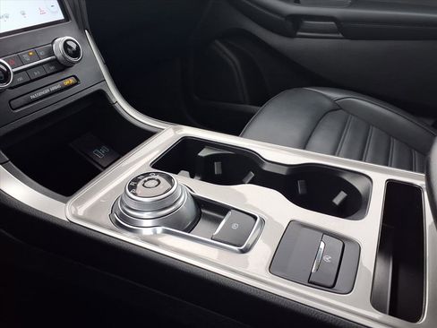 Certified 2024 Ford Edge SEL w/ Convenience Package image 18