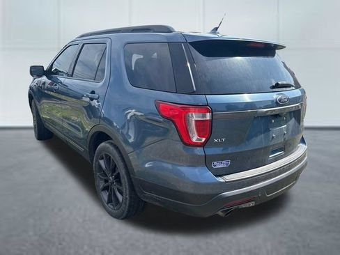 Used 2018 Ford Explorer XLT w/ Equipment Group 202A AWD/4WD image 2