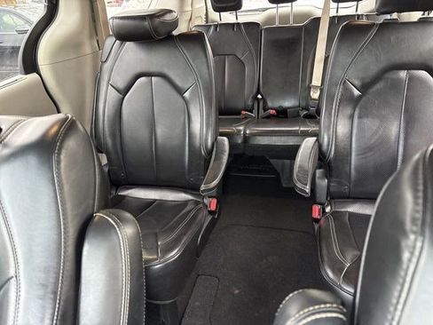 Used 2020 Chrysler Voyager Lxi image 30