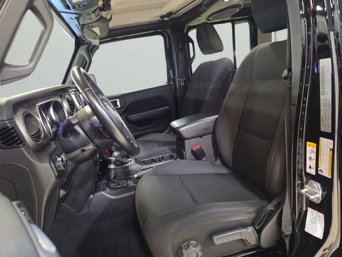 Used 2019 Jeep Wrangler Unlimited Sport S image 11