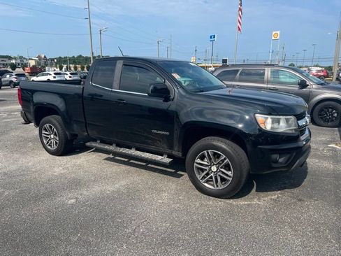 Used 2019 Chevrolet Colorado LT w/ LT Convenience Package RWD image 3