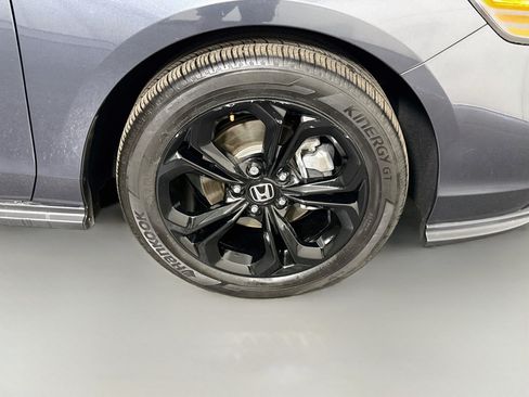 Used 2025 Honda Accord SE image 32