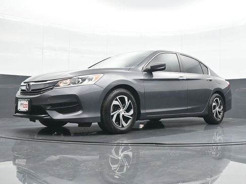 Used 2017 Honda Accord LX image 17