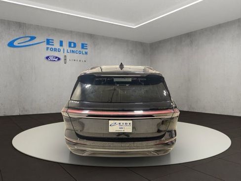 New 2025 Lincoln Nautilus Reserve w/ Jet Appearance Package image 6