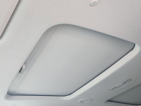 Used 2020 Chevrolet Traverse Premier w/ LPO, Black Accent Package image 16