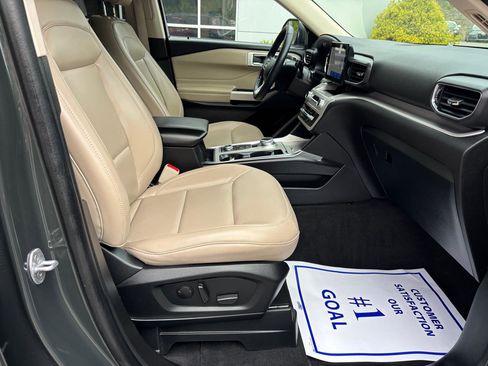 Used 2023 Ford Explorer XLT w/ Equipment Group 202A image 15