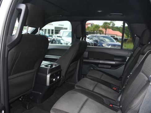 Used 2020 Ford Expedition XLT RWD image 14