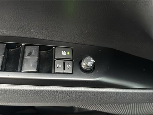 Used 2025 Toyota Camry LE image 13