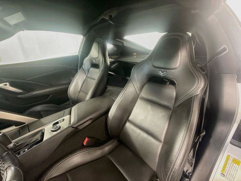 Used 2019 Chevrolet Corvette Stingray Coupe RWD image 10