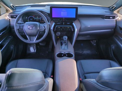 Used 2024 Toyota Venza Limited image 10