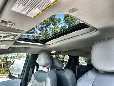 Used 2025 Toyota Sienna XLE image 19