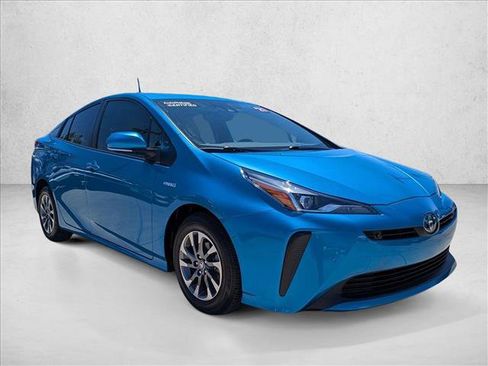 Certified 2021 Toyota Prius Limited w/ Premium Convenience Package FWD image 3