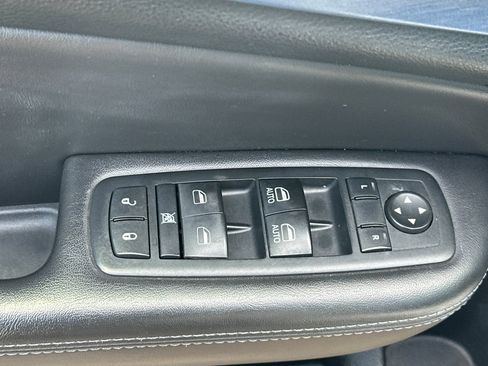 Used 2015 Chrysler 200 S FWD image 11