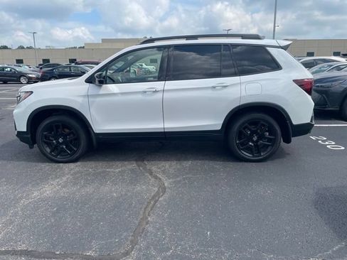 Used 2024 Honda Passport Black Edition image 3