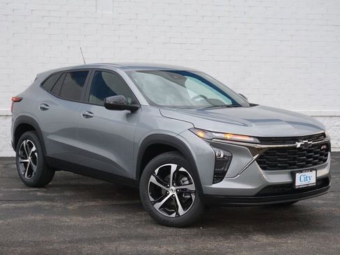 New 2026 Chevrolet Trax RS w/ Driver Confidence Package FWD image 3