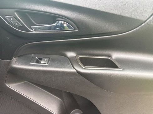 Used 2019 Chevrolet Equinox LT FWD image 42