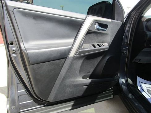 Used 2018 Toyota RAV4 Adventure AWD/4WD image 13