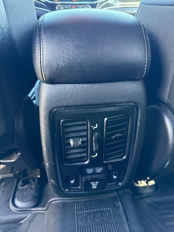 Used 2021 Jeep Grand Cherokee Overland AWD/4WD image 18