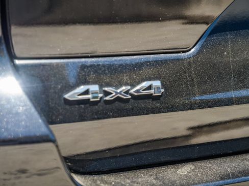 Used 2023 Jeep Grand Cherokee Limited AWD/4WD image 9