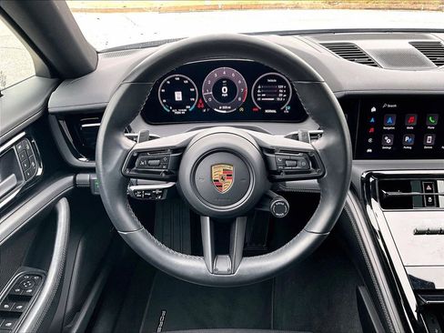 Certified 2025 Porsche Panamera image 15
