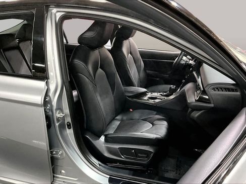 Used 2023 Toyota Camry XSE w/ Cold Weather Package FWD image 9