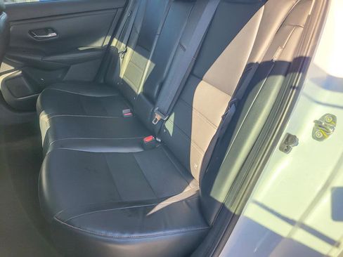 Used 2022 Nissan Sentra SR w/ SR Premium Package image 14