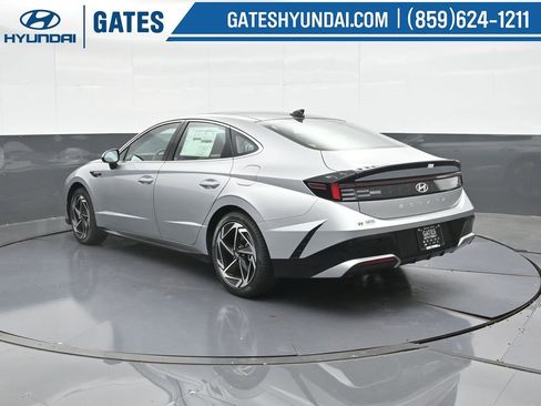 Used 2025 Hyundai Sonata SEL image 8
