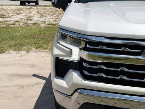 Used 2022 Chevrolet Silverado 1500 LTZ AWD/4WD image 9