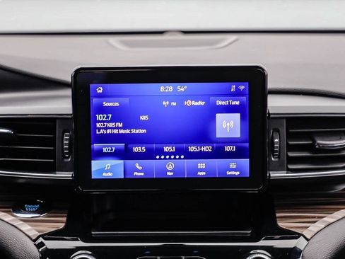 Used 2023 Ford Explorer Limited image 17