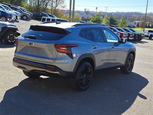 Used 2025 Chevrolet Trax ACTIV w/ Driver Confidence Package image 5