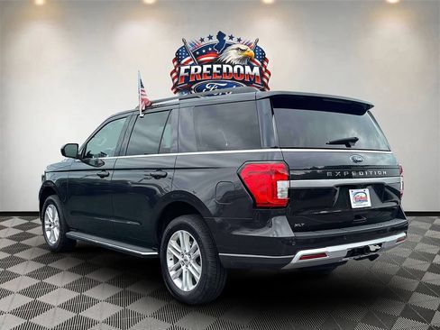 Used 2022 Ford Expedition XLT AWD/4WD image 6