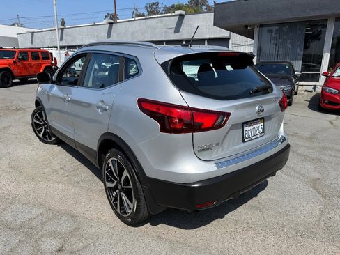 Used 2017 Nissan Rogue Sport SL FWD image 5