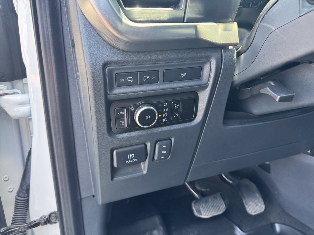 Certified 2023 Ford F150 Lariat w/ Trailer Tow Package AWD/4WD image 4