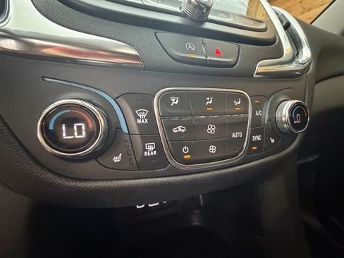 Used 2022 Chevrolet Equinox LT AWD/4WD image 27