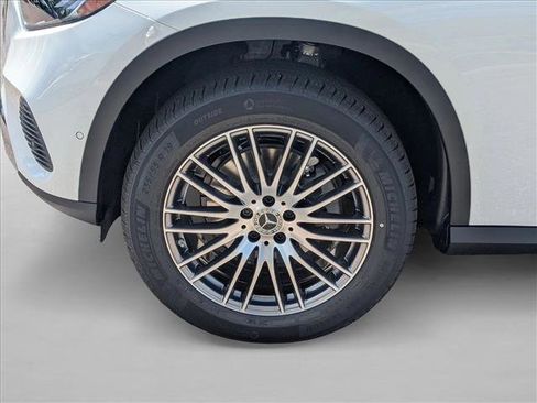 New 2026 Mercedes-Benz GLC 300 image 9