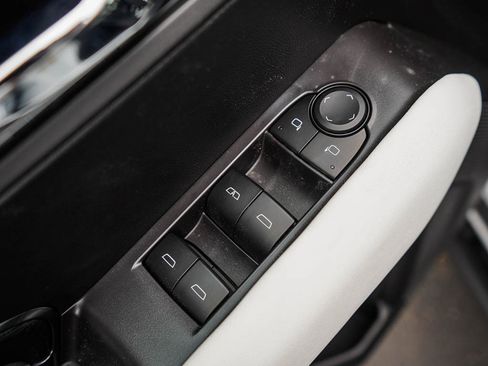 New 2025 GMC Canyon AT4 w/ AT4X Package image 15