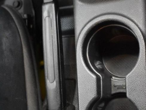 Used 2015 Jeep Wrangler Unlimited Sahara w/ Connectivity Group image 23