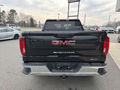Used 2025 GMC Sierra 1500 SLT image 7