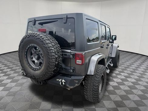 Used 2016 Jeep Wrangler Unlimited Sahara w/ Connectivity Group AWD/4WD image 6