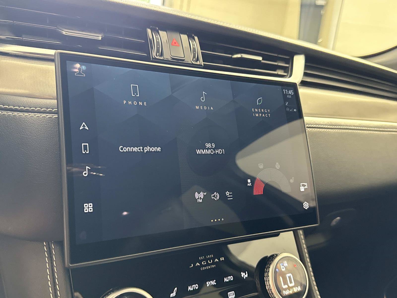 Certified 2025 Jaguar F-PACE R-Dynamic S AWD/4WD image 23